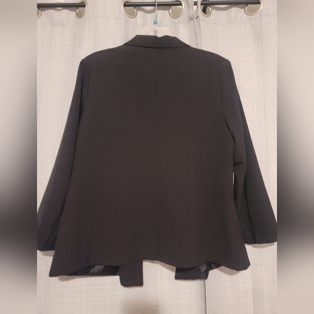 Blazer - Picture 2 of 3